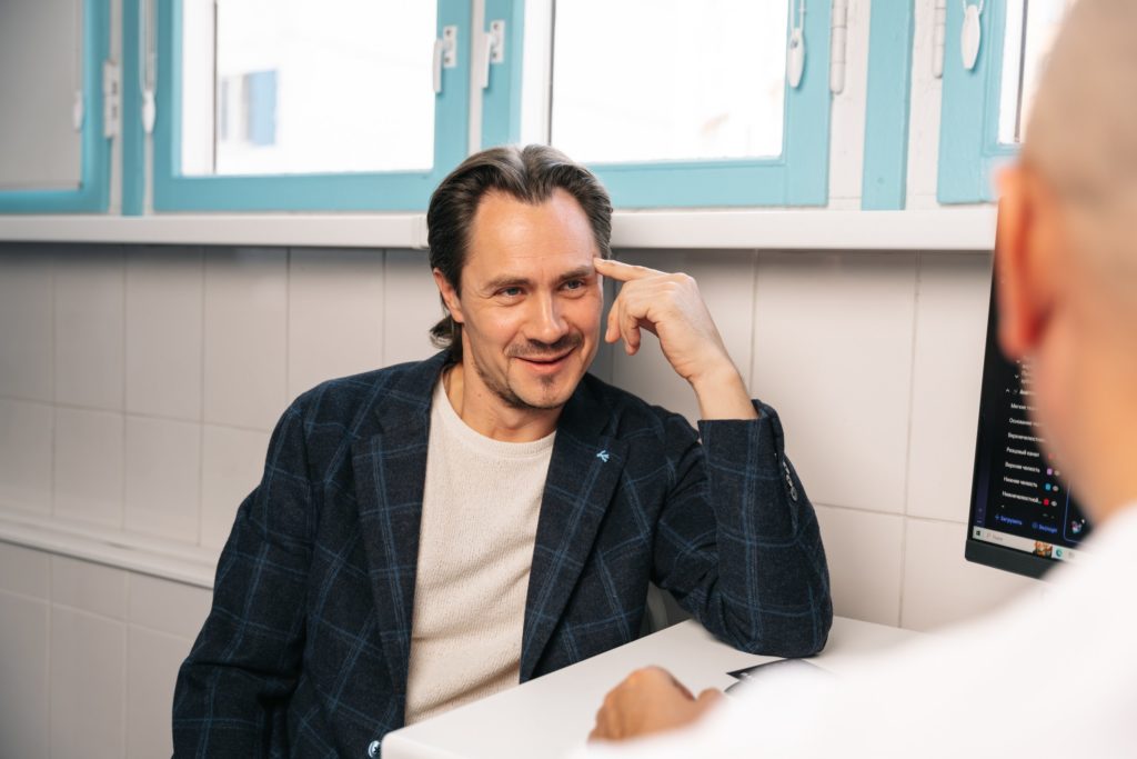 Флюс на десне — стоматология OneDent